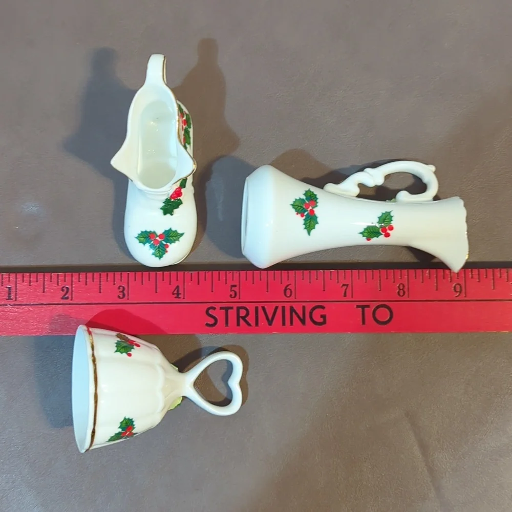 Vintage Miniature Enesco 1978 Maruri   masterpiece set of 3 Holly Bone China Pcs